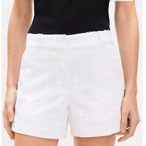 Ann Taylor Loft Riviera Shorts in Floral Embroidery Curvy (NWT)